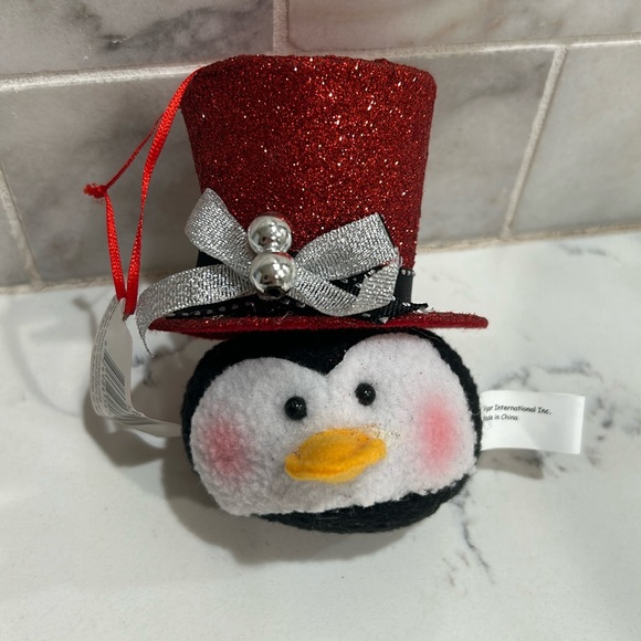 NWT Penguin Ornament - Picture 1 of 2